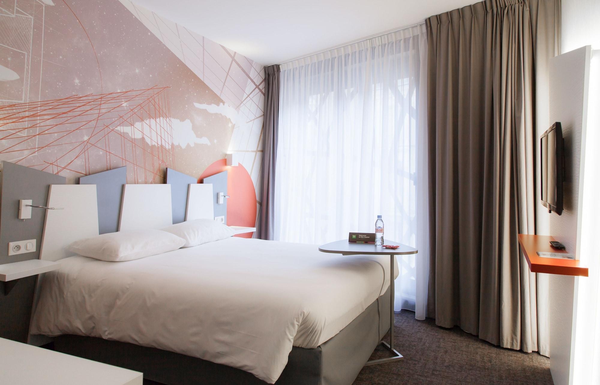 ไอบิส สไตล์ ปัวติเยร์ ซองทร์ Hotel ภายนอก รูปภาพ