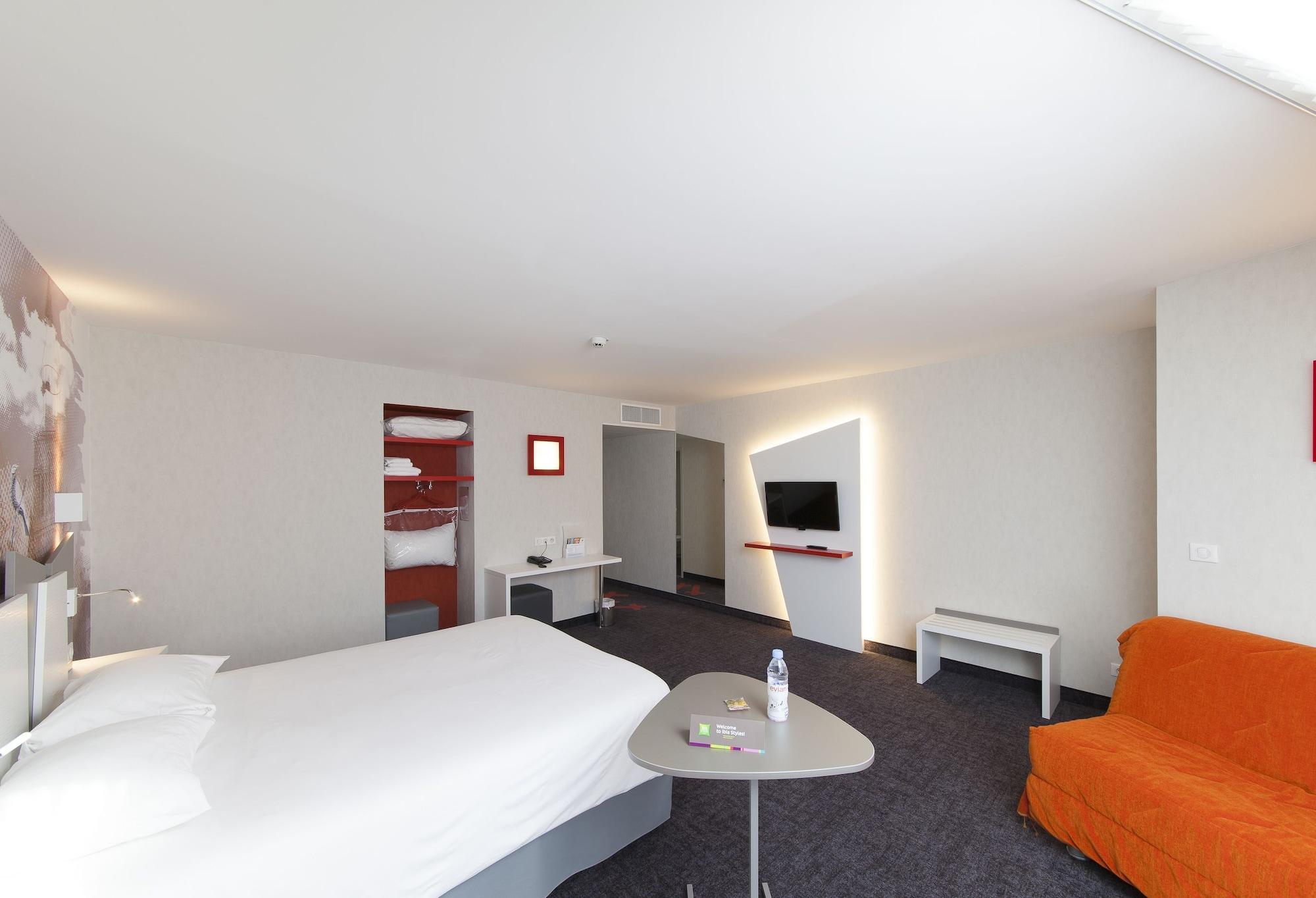 ไอบิส สไตล์ ปัวติเยร์ ซองทร์ Hotel ภายนอก รูปภาพ