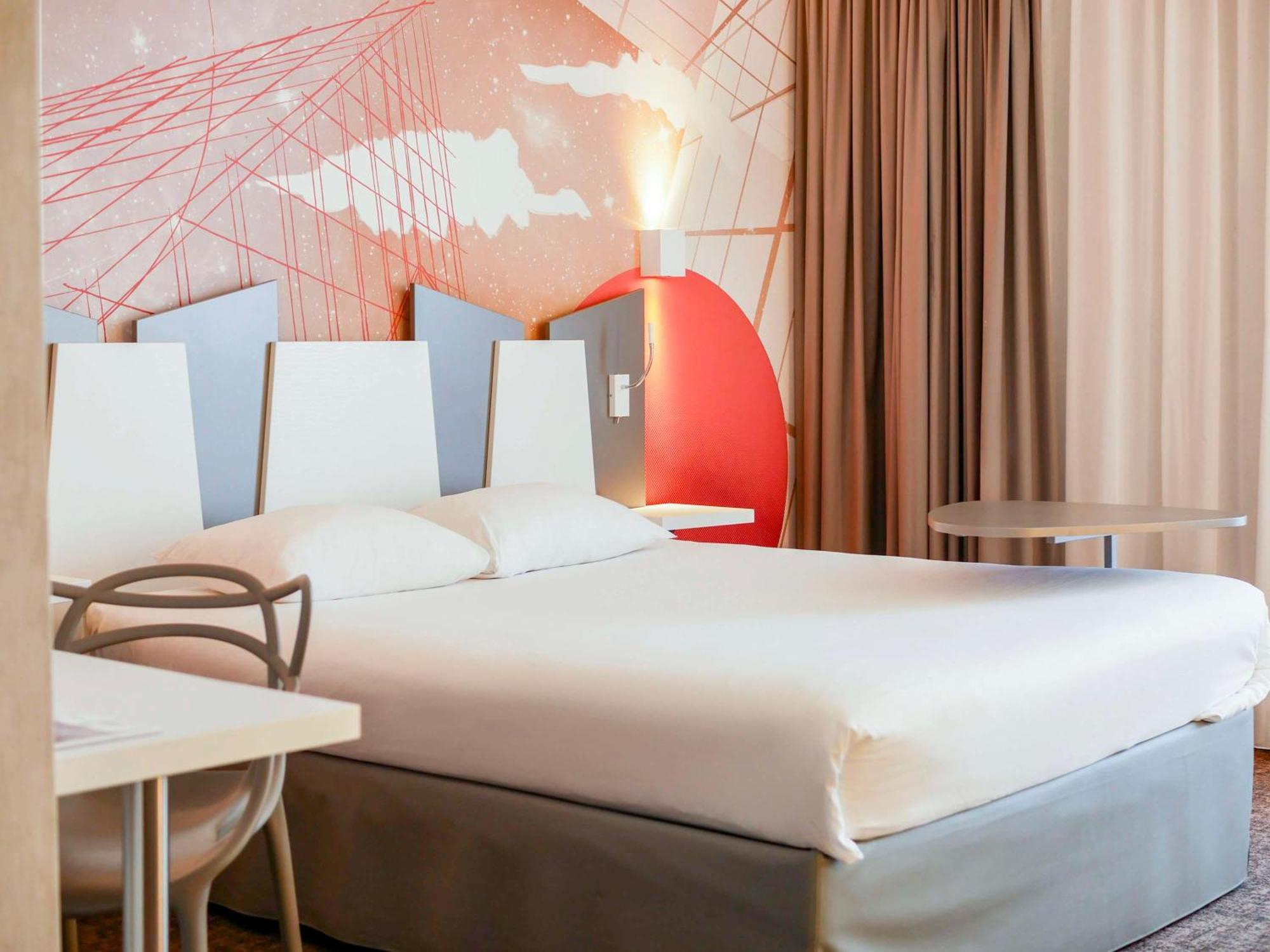 ไอบิส สไตล์ ปัวติเยร์ ซองทร์ Hotel ภายนอก รูปภาพ