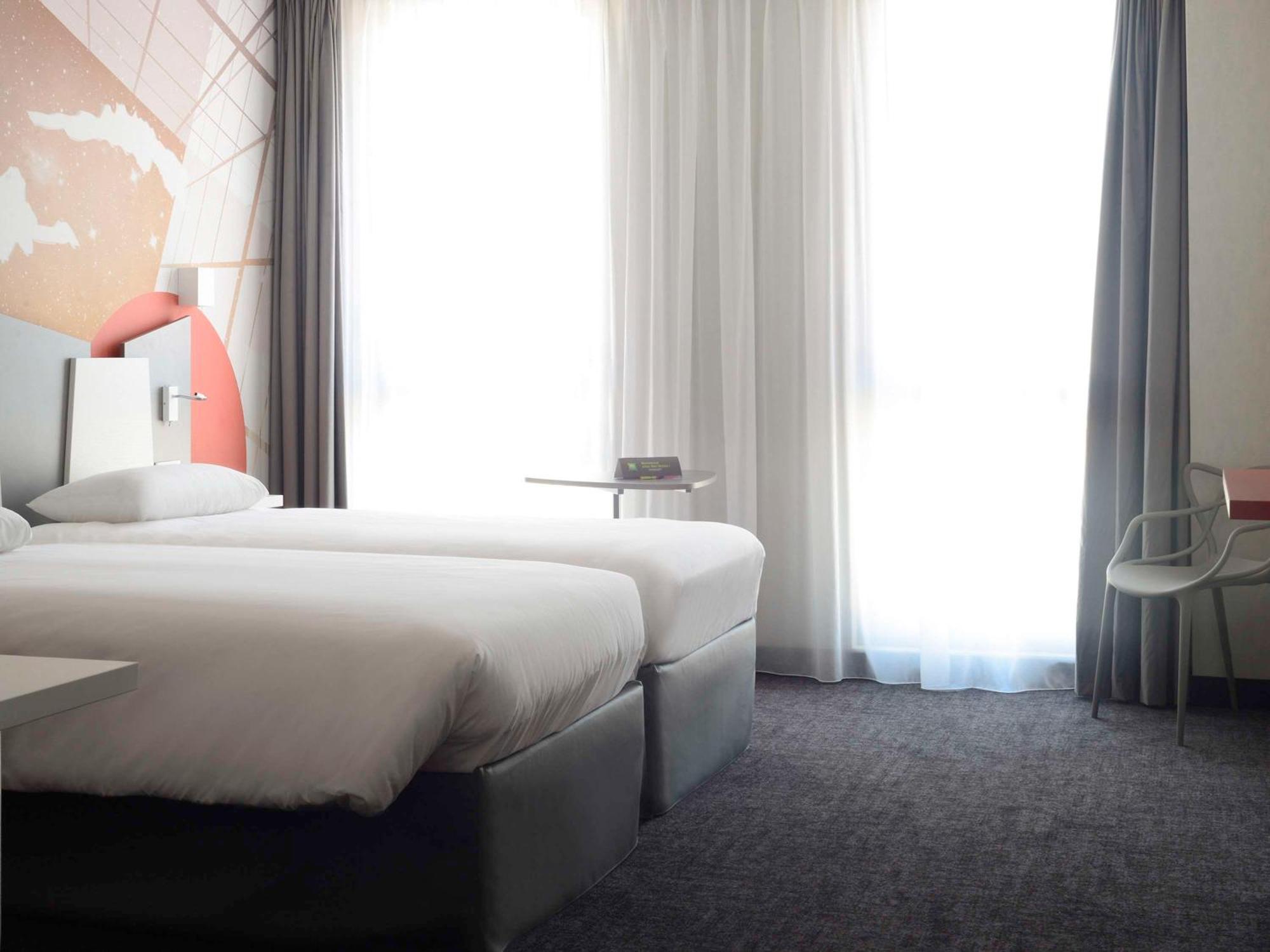 ไอบิส สไตล์ ปัวติเยร์ ซองทร์ Hotel ภายนอก รูปภาพ